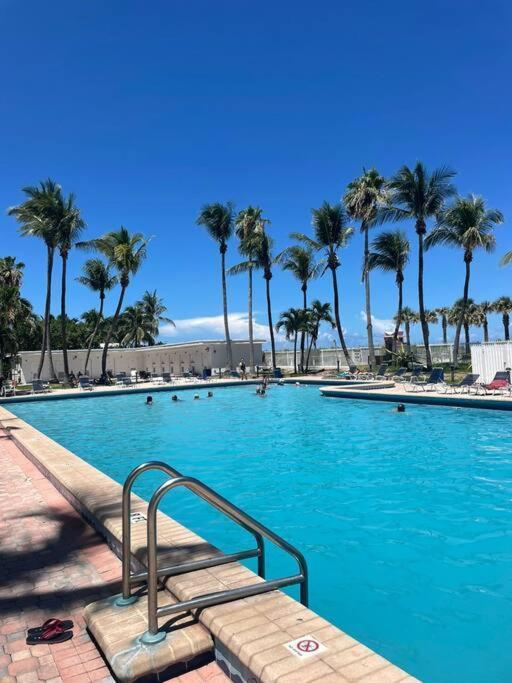 Charming Studio City View! Miami Beach Exteriör bild