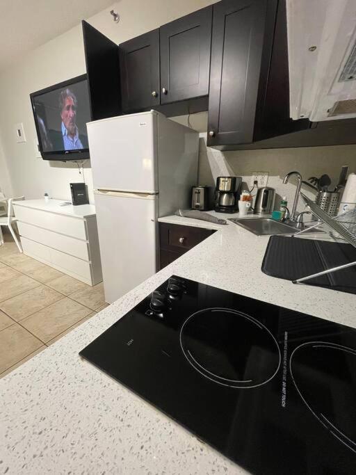 Charming Studio City View! Miami Beach Exteriör bild